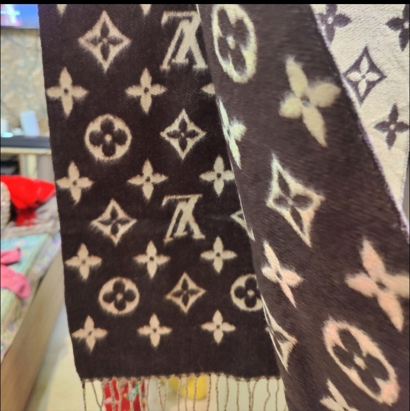 Supreme x Louis Vuitton Monogram Scarf - Coded - Picture 6 of 6